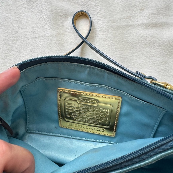 Coach wristlet - Picture 3 of 10